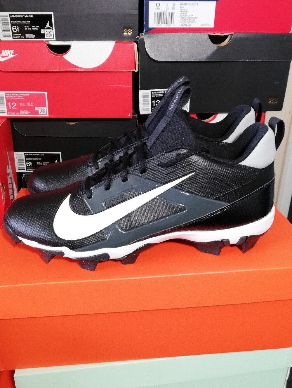 NIKE ALPHA CLEATS MEN'S US SIZE 13 BRAND NEW IN BOX